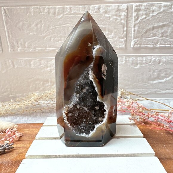 Gorgeous Agate Polished Point/Tower from Brazil - Picture 2 of 11
